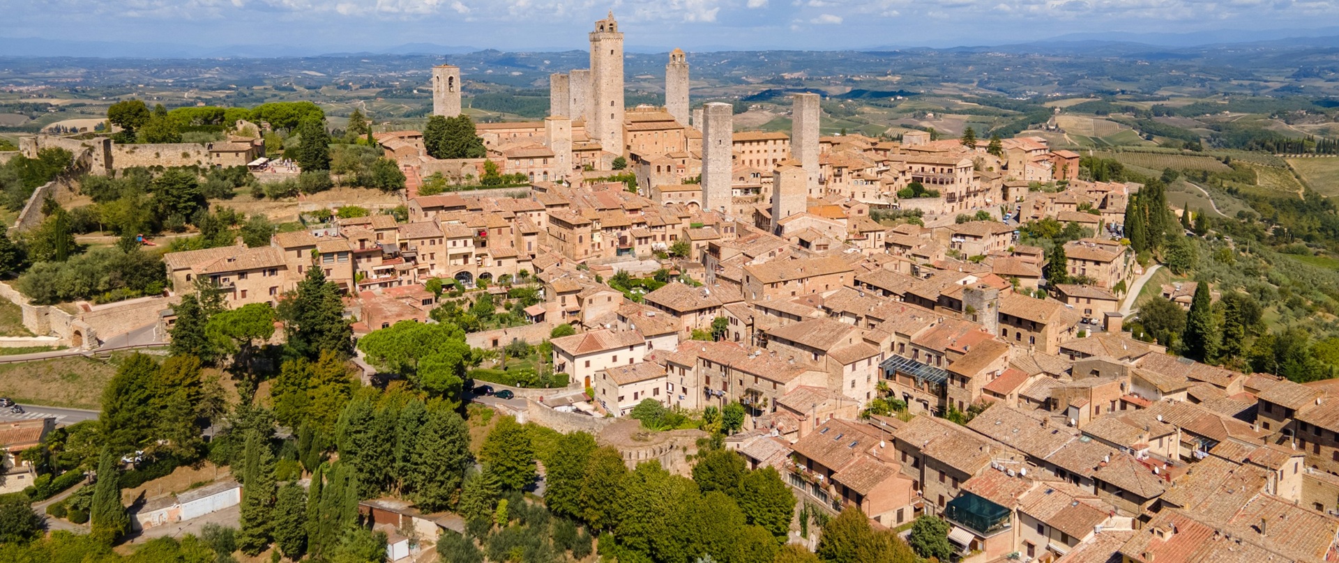 TERRE SENESI Strade lente e anime antiche: Volterra e San Gimignano